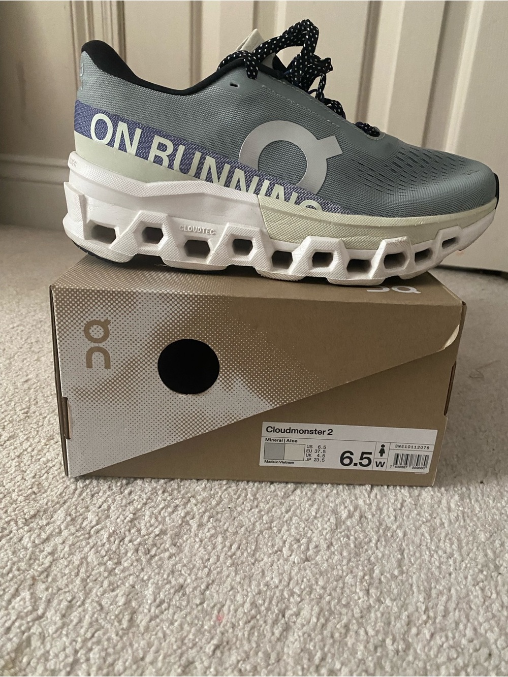 Like New - On (OC) Running Cloudmonster 2 in Mineral/Algae